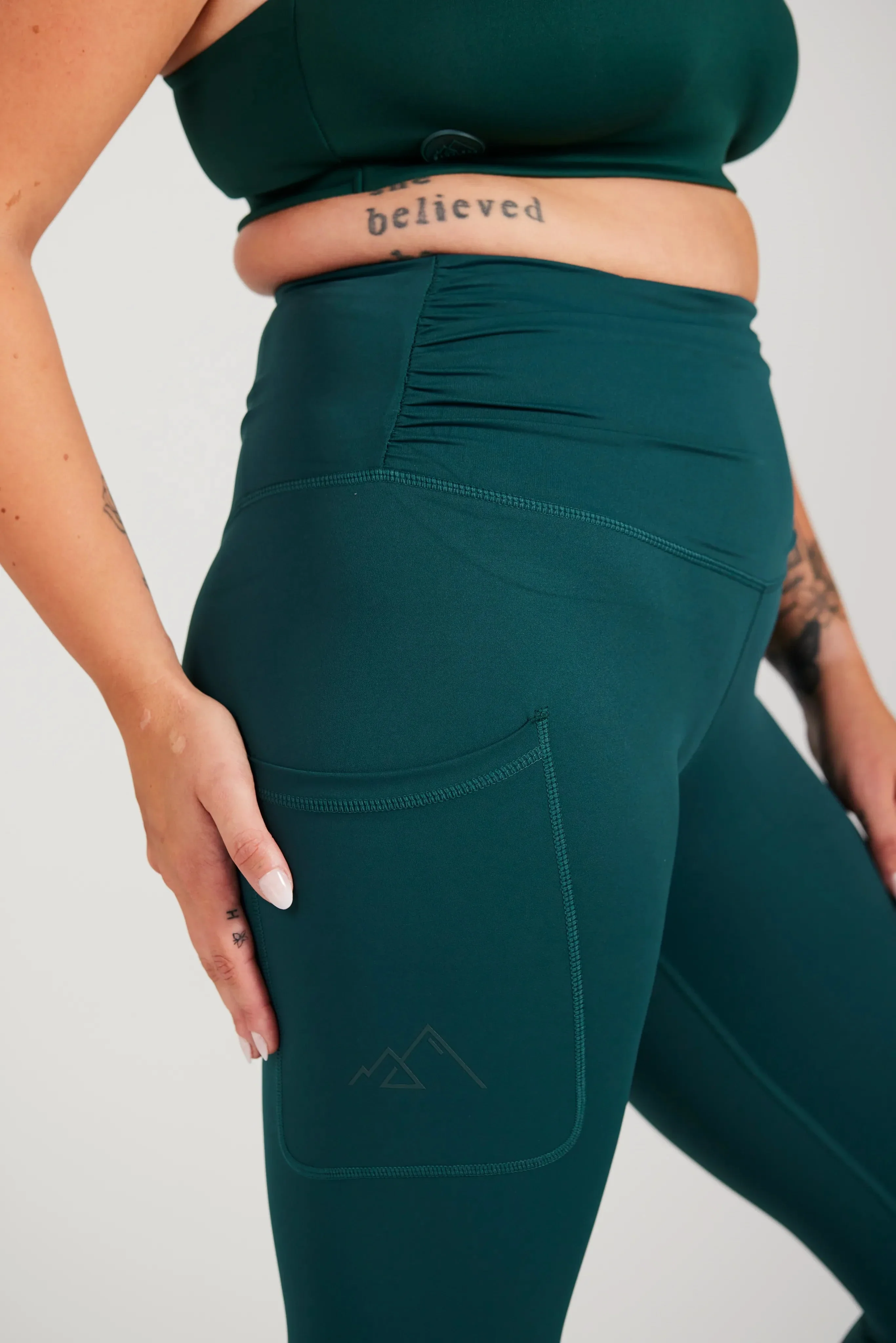 Active scrunch shape tights - Ponderosa Pine - Image 3