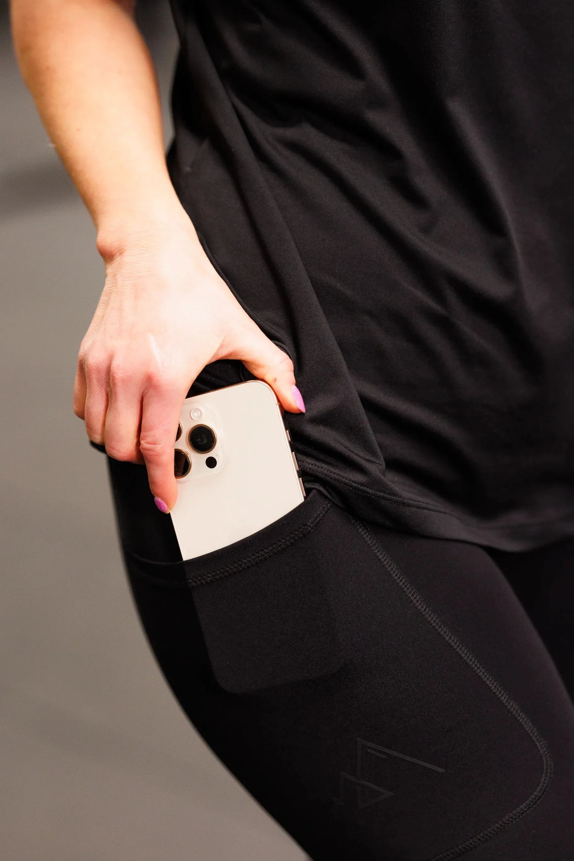 Active shape tights - Black - Image 12