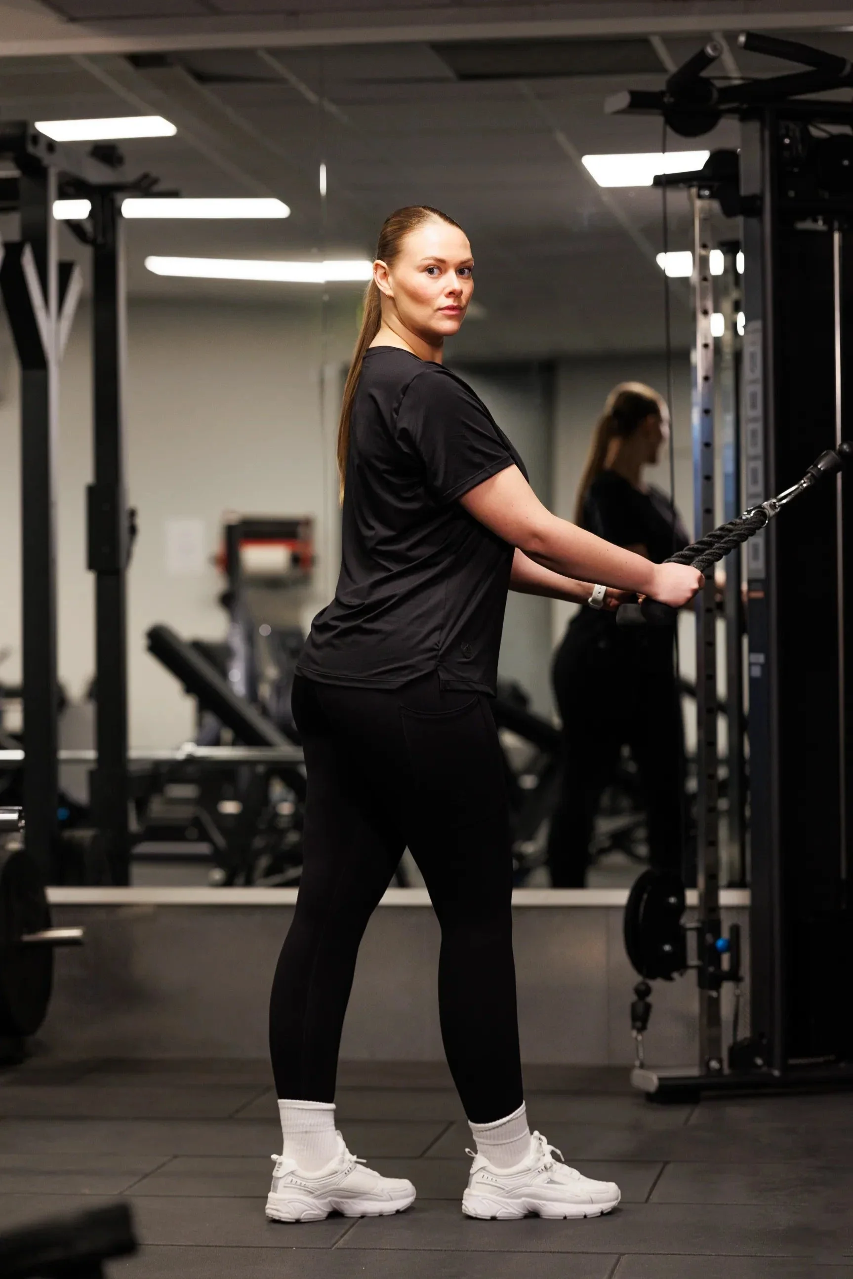 Active shape tights - Black - Image 16