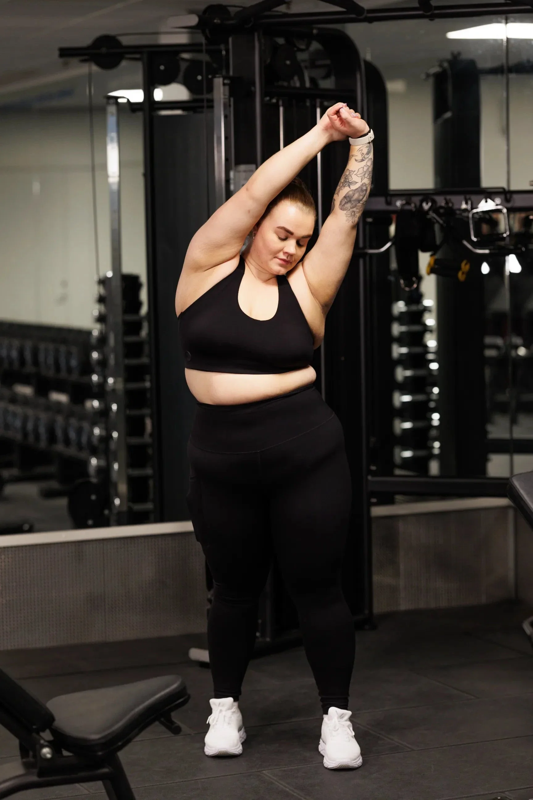 Active sports bra - Black - Image 10