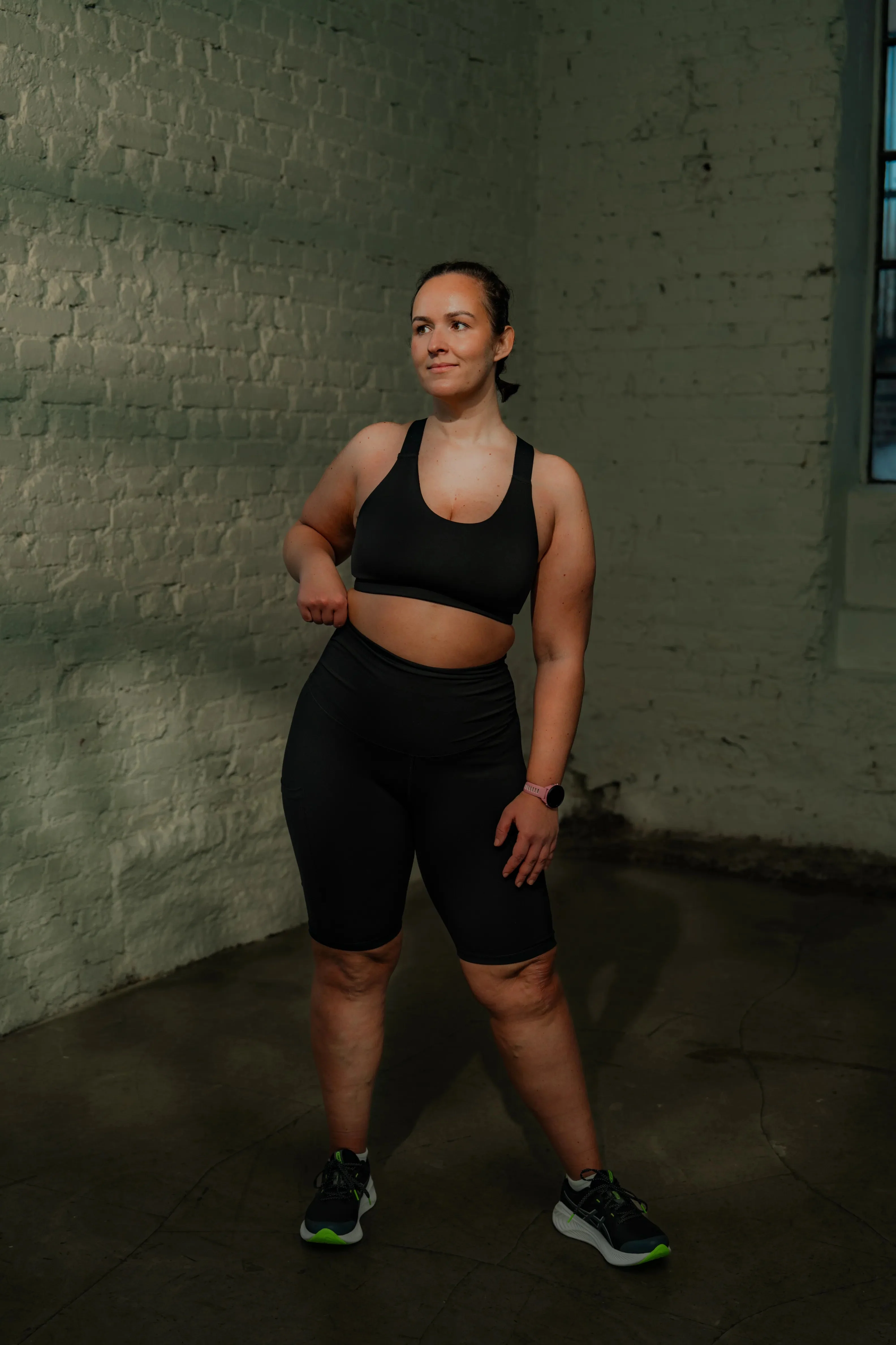Active sports bra - Black - Image 17