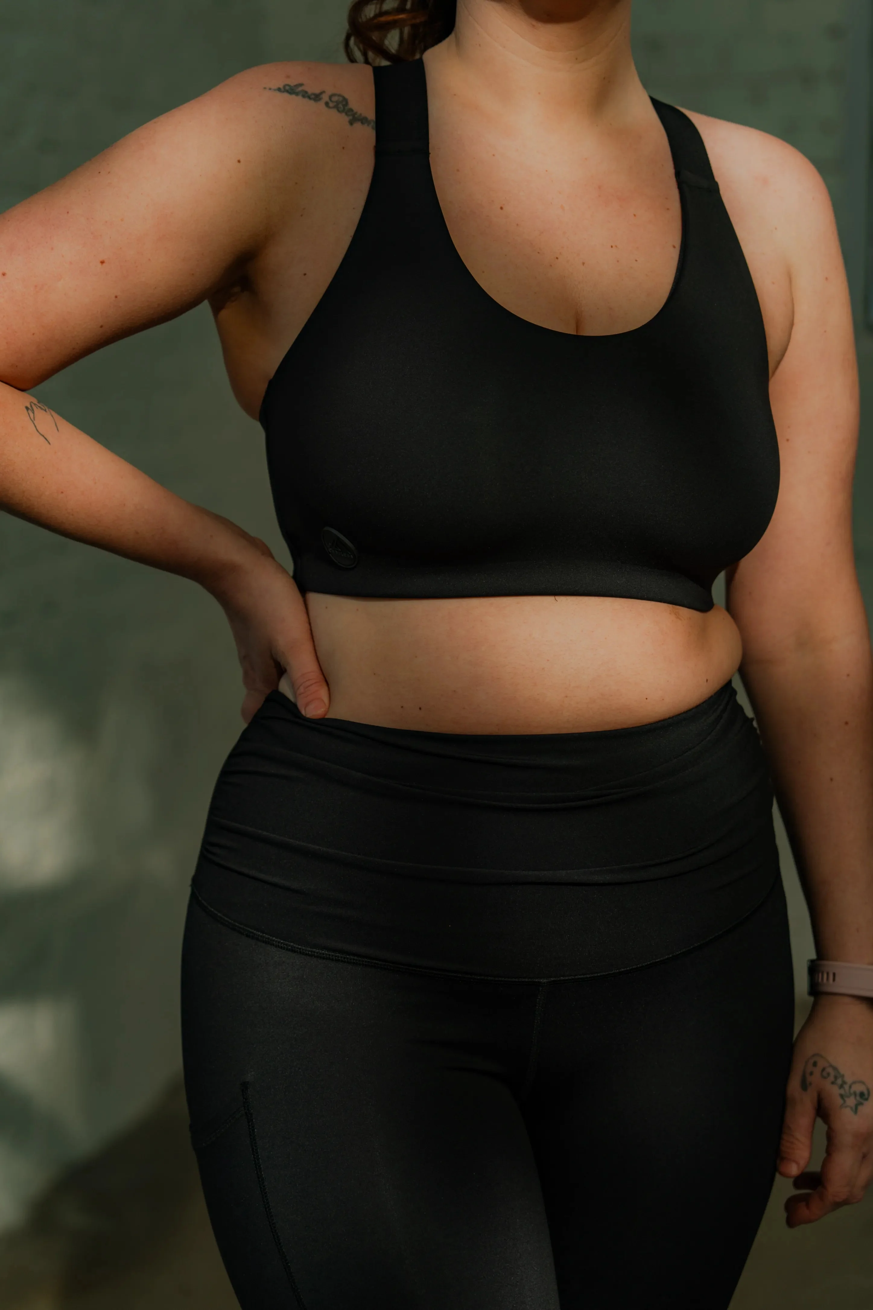 Active sports bra - Black - Image 20