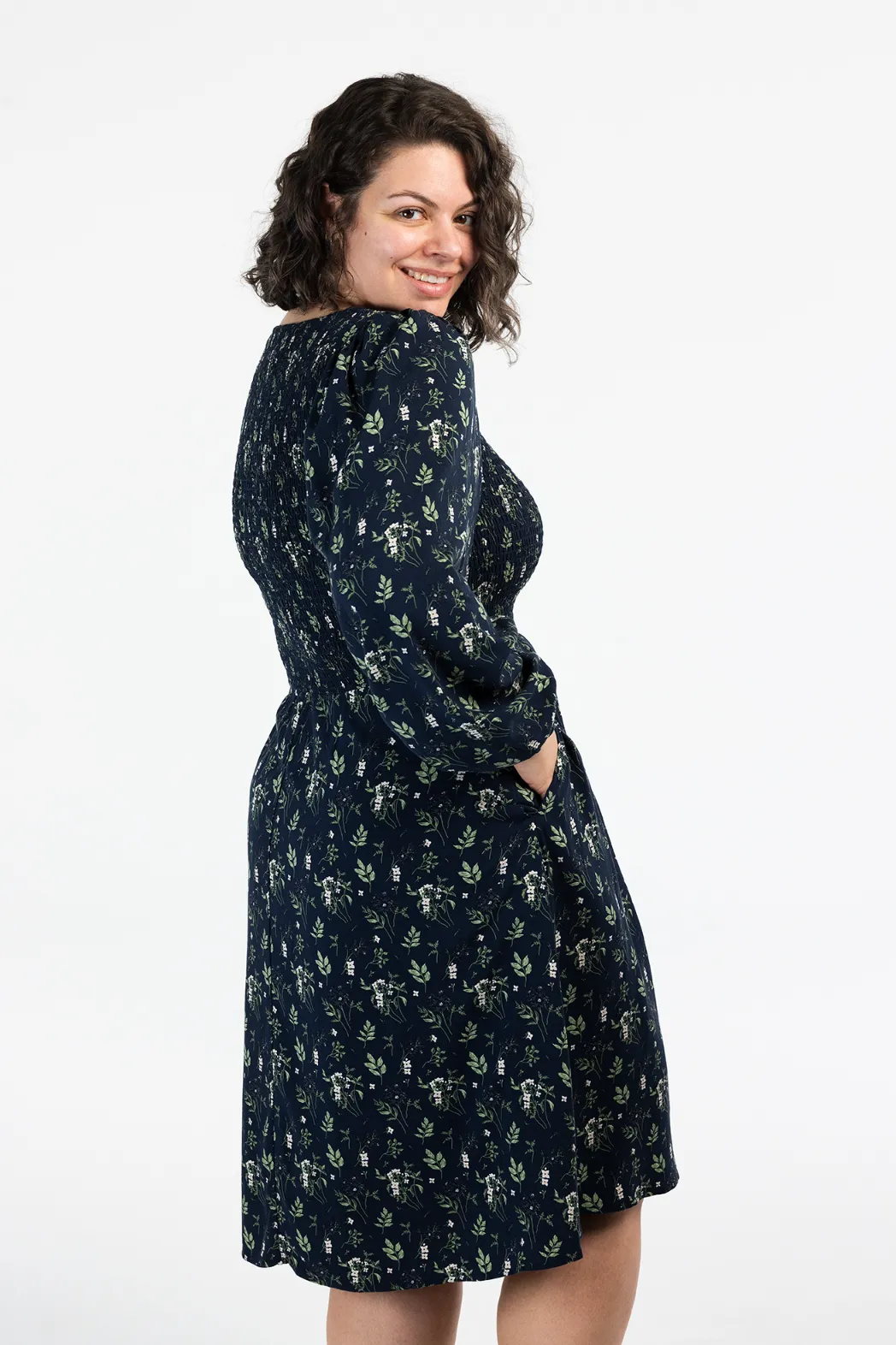 Anna kjole - Black Iris AOP - Image 4