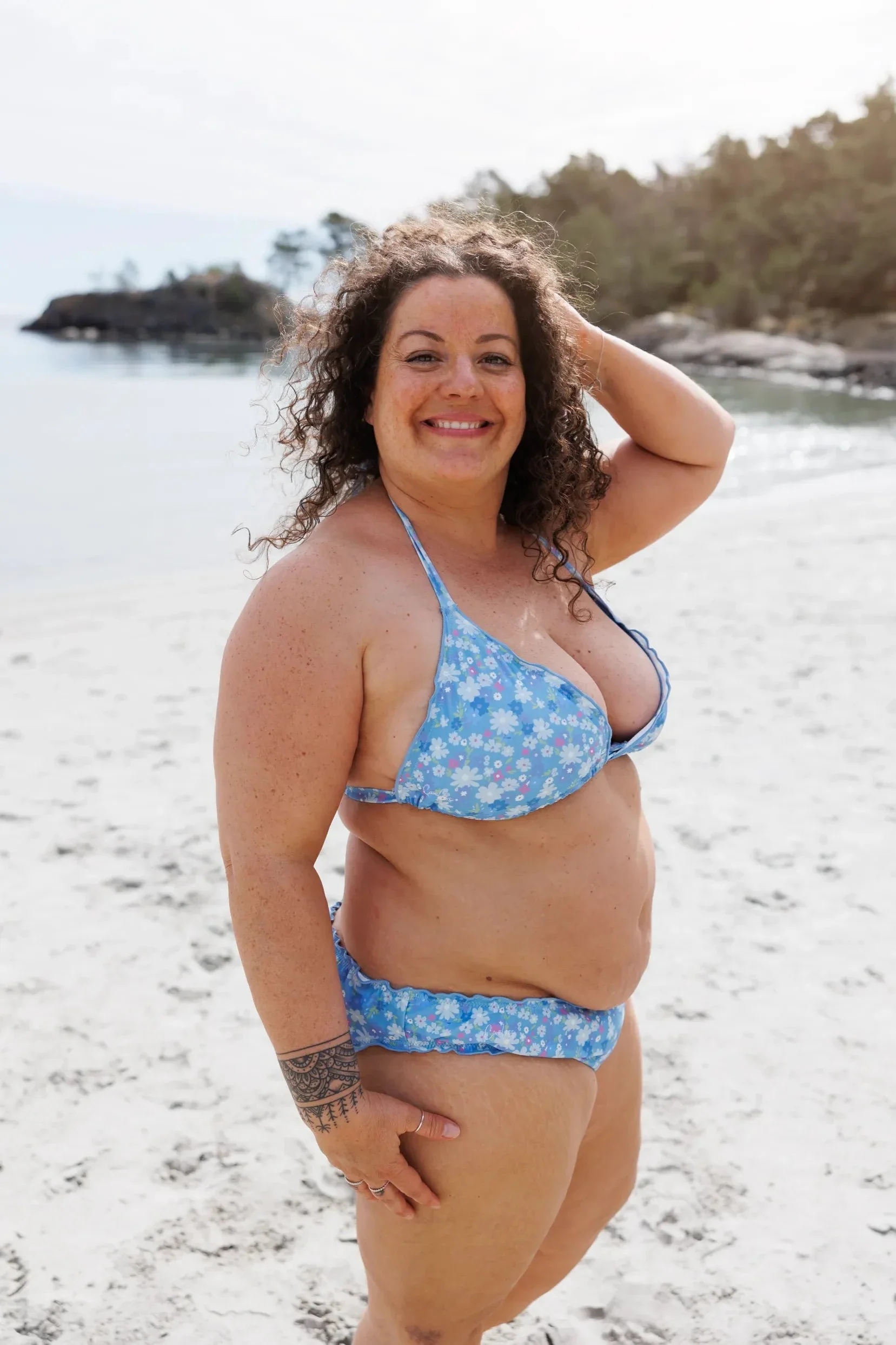 Cuba Ruffles bikinitopp - Lyseblå - Flower Boom Groups - Image 10