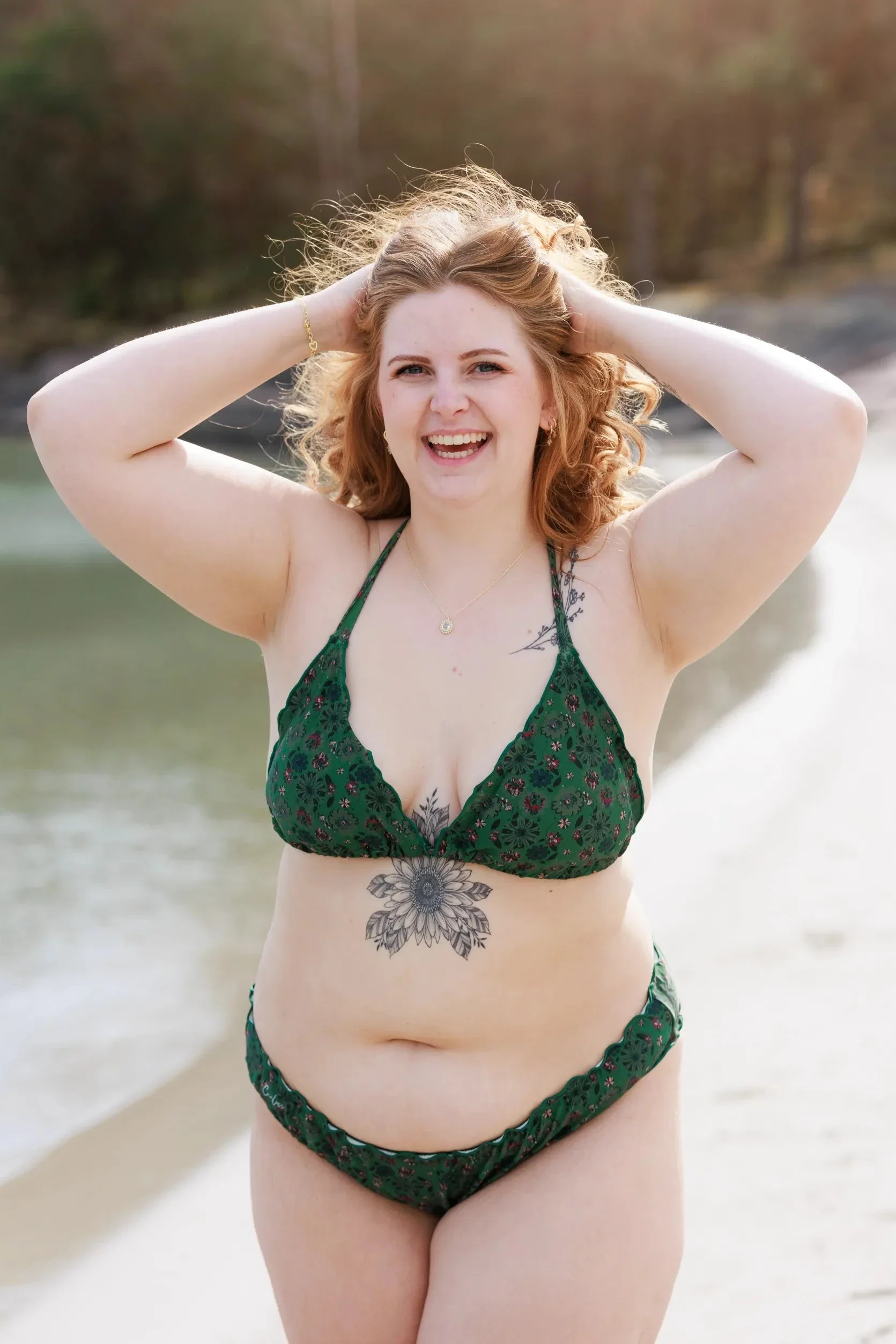 Cuba Ruffles bikinitopp - Mørkegrønn - Flower Fantasia - Image 12