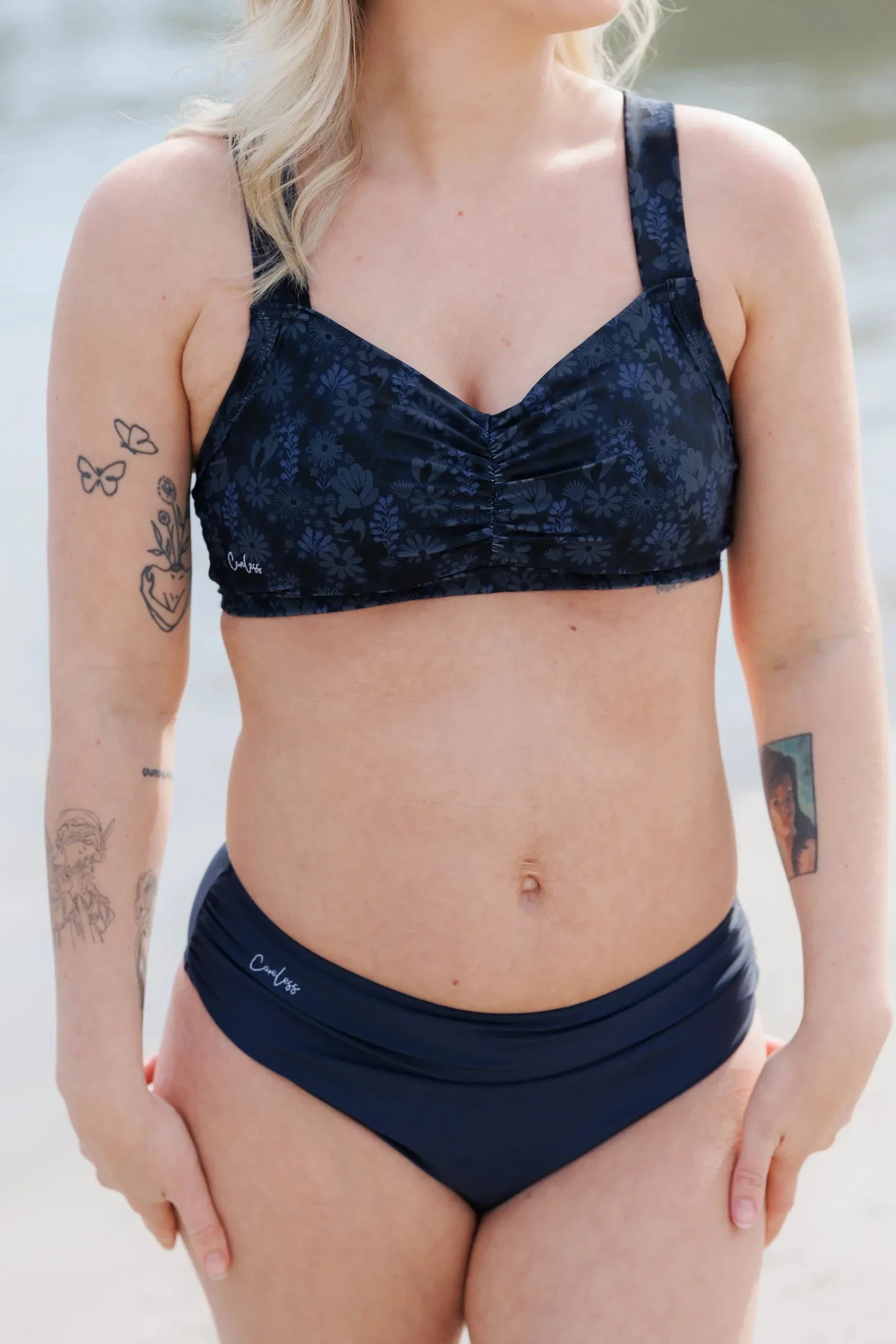 Fiji bikinitopp - Mørkeblå - Petal Whisper