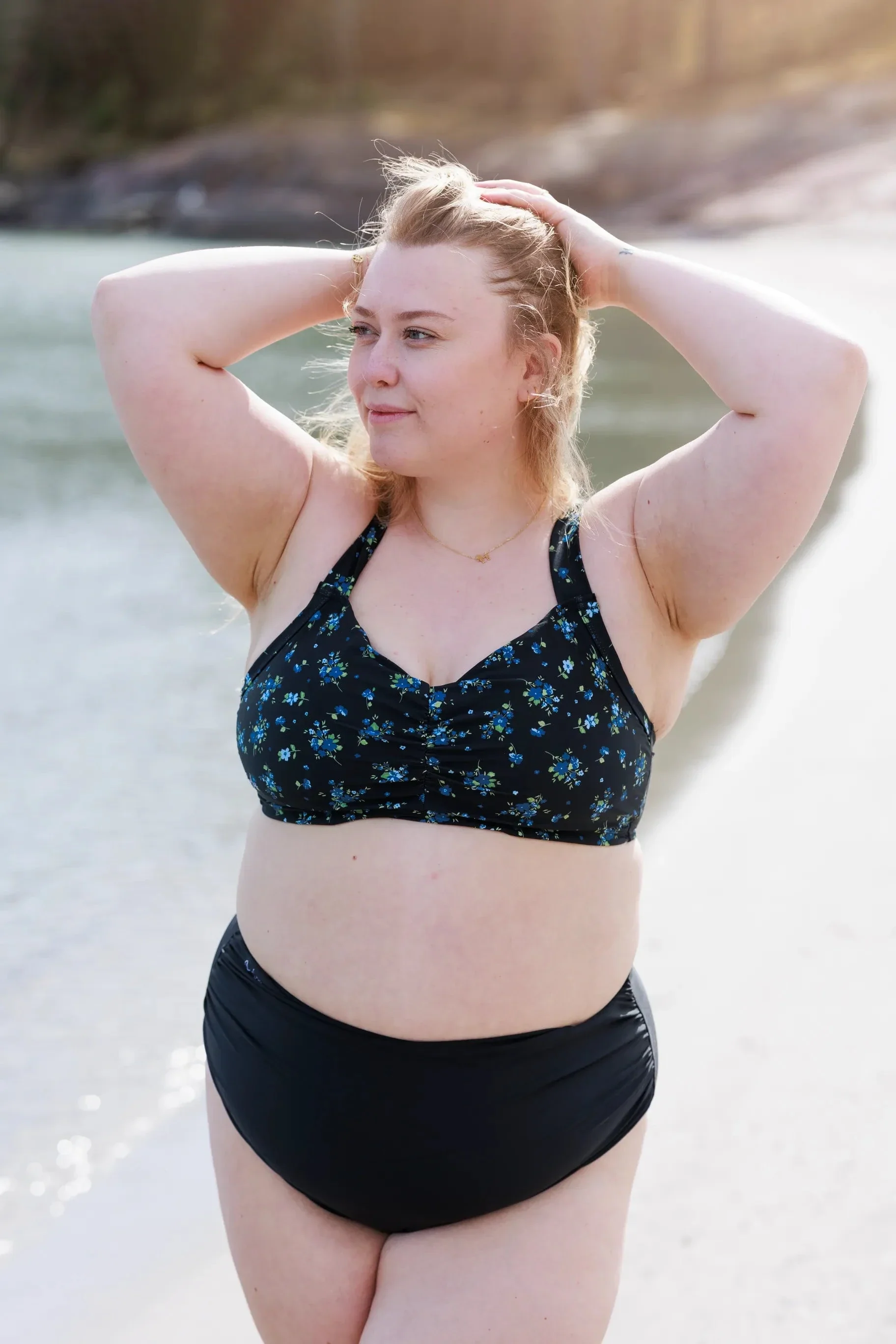 High Waist bikinitruse - Svart - Image 12