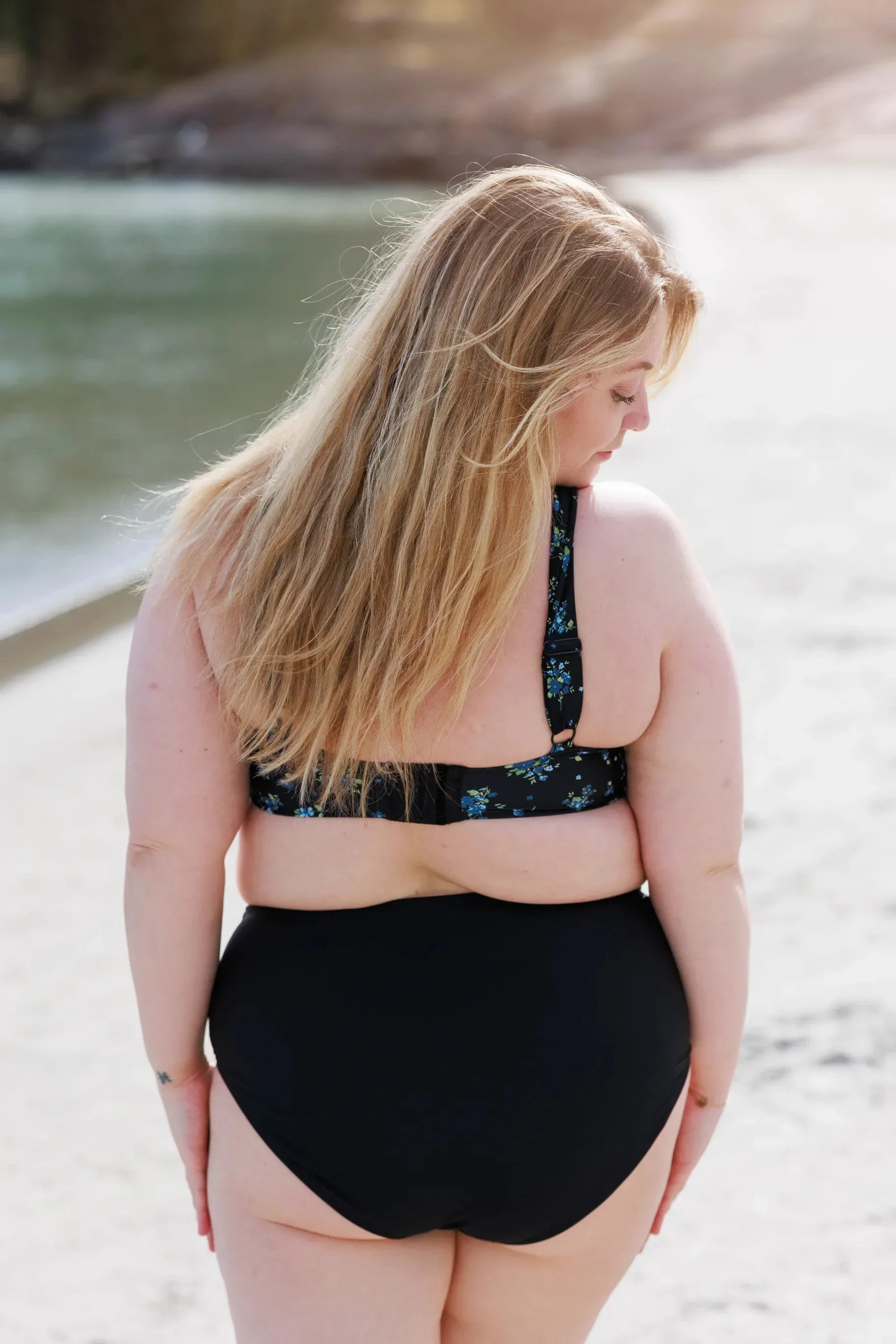 High Waist bikinitruse - Svart - Image 16