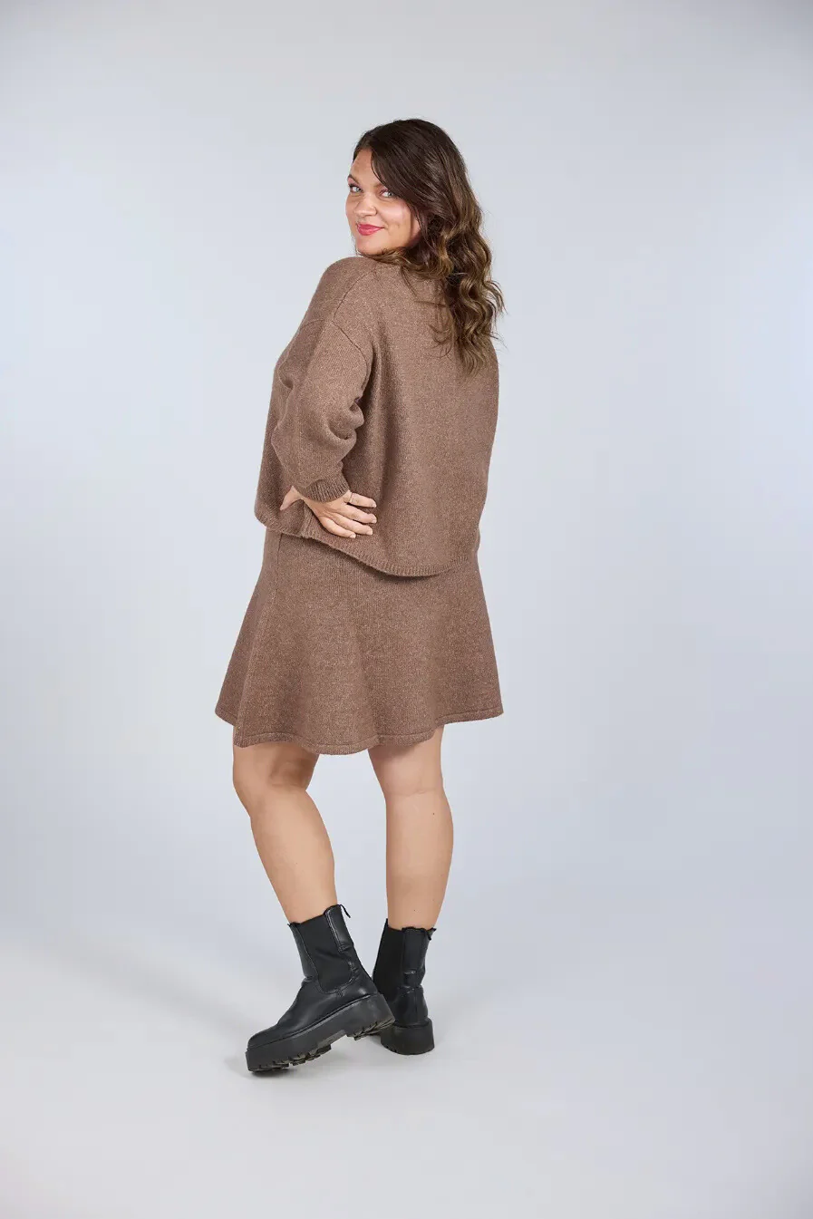 Kathrine Strikk A-Line Skjørt - Brun - Image 6