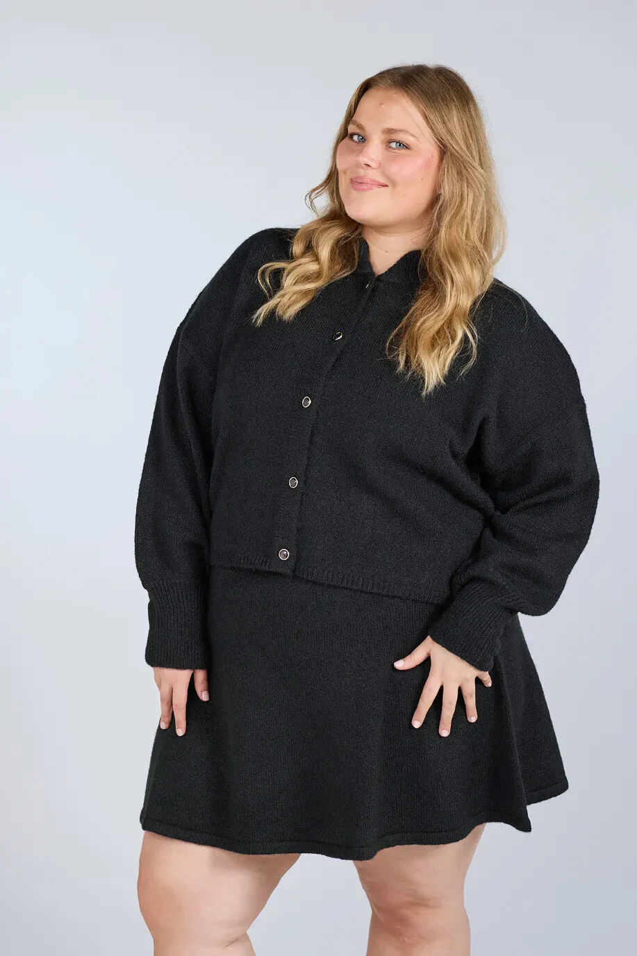 Kathrine Strikk A-Line Skjørt - Svart - Image 3