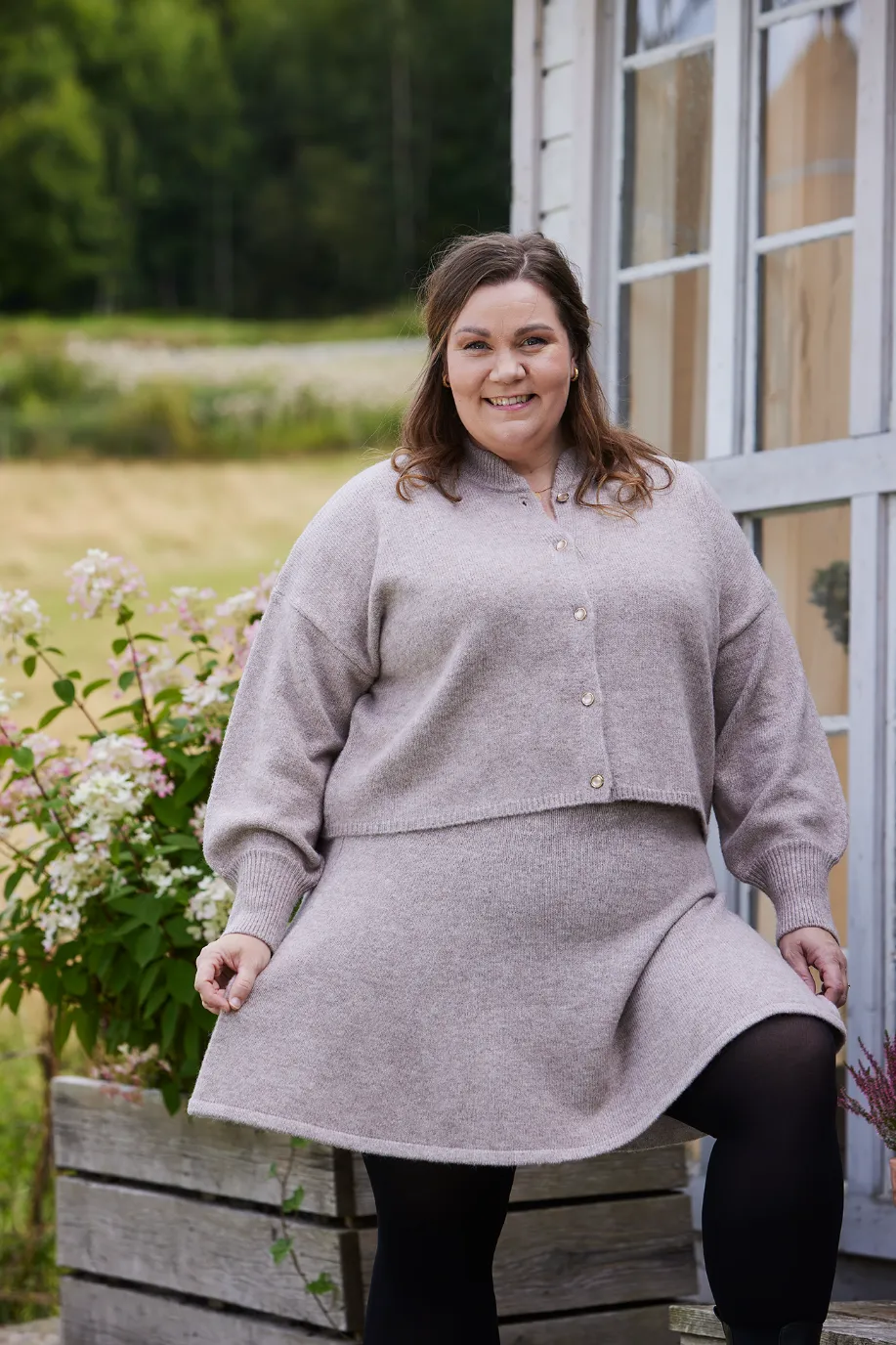 Kathrine Strikk A-Line Skjørt - Beige - Image 7