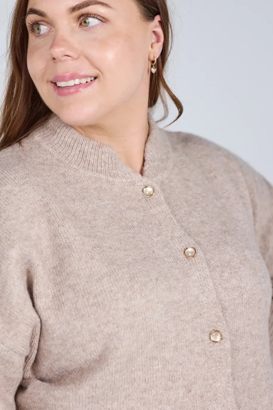 Kathrine Strikk Cardigan - Beige - Image 6