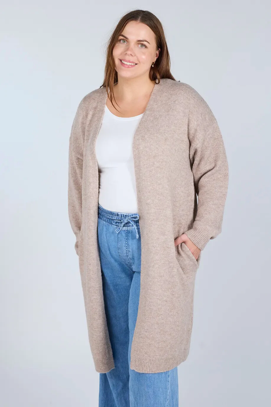 Kathrine Strikk Lang Cardigan - Beige - Image 4
