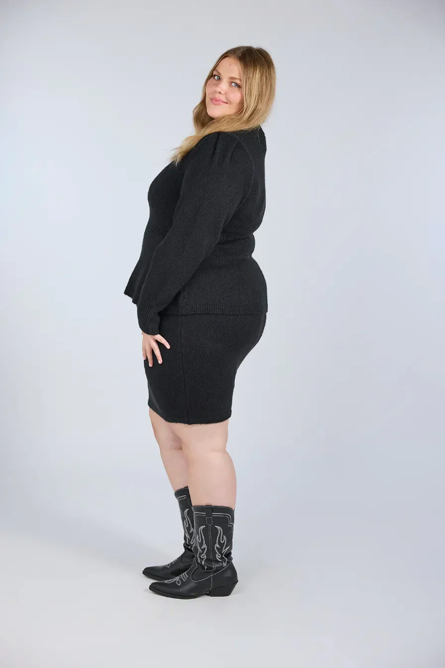 Kathrine Strikkegenser Peplum - Svart - Image 3