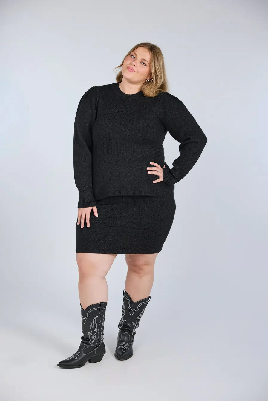 Kathrine Strikkegenser Peplum - Svart - Image 6