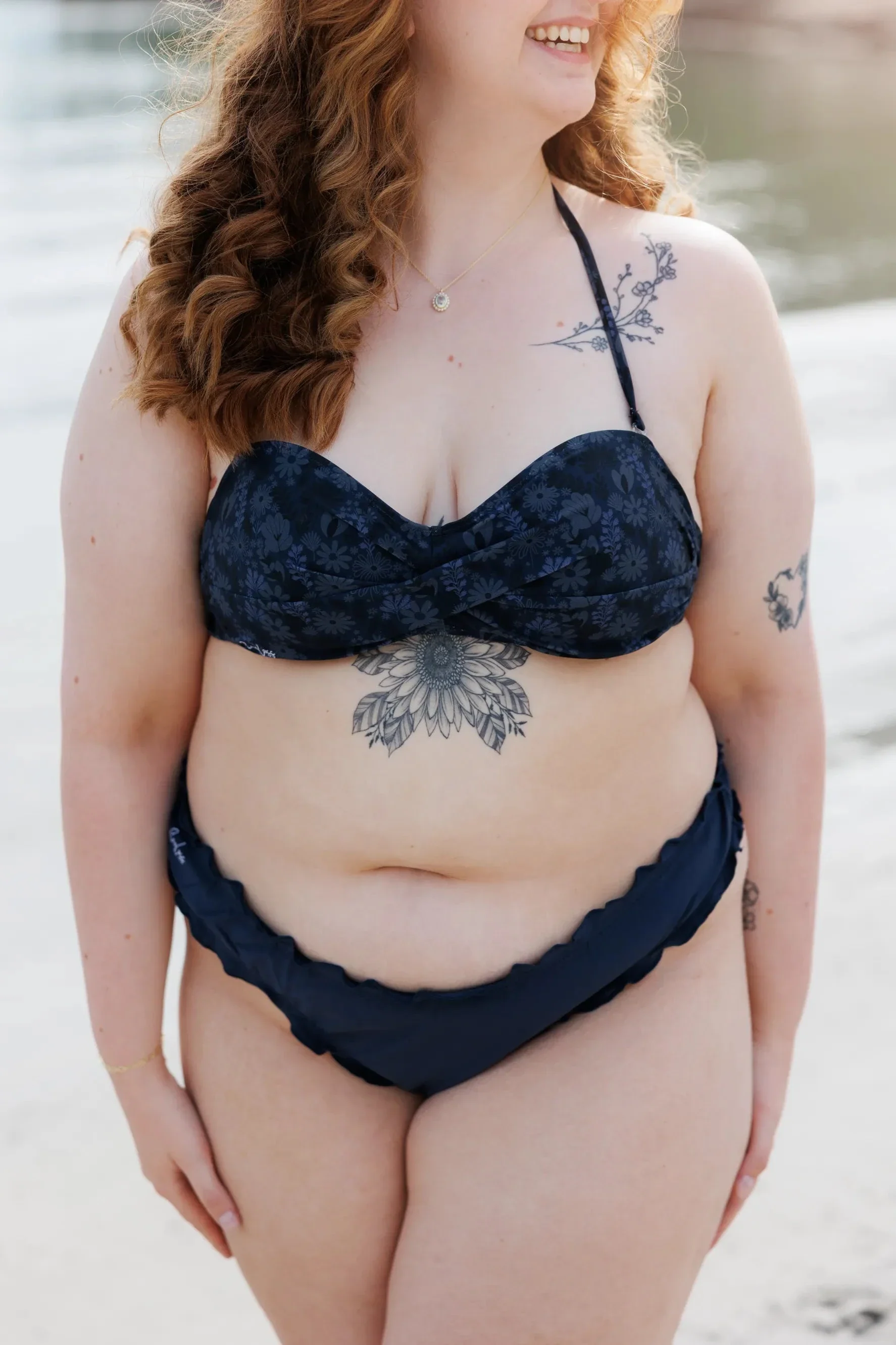 Kypros bikinitopp -  Mørkeblå - Petal Whisper - Image 5
