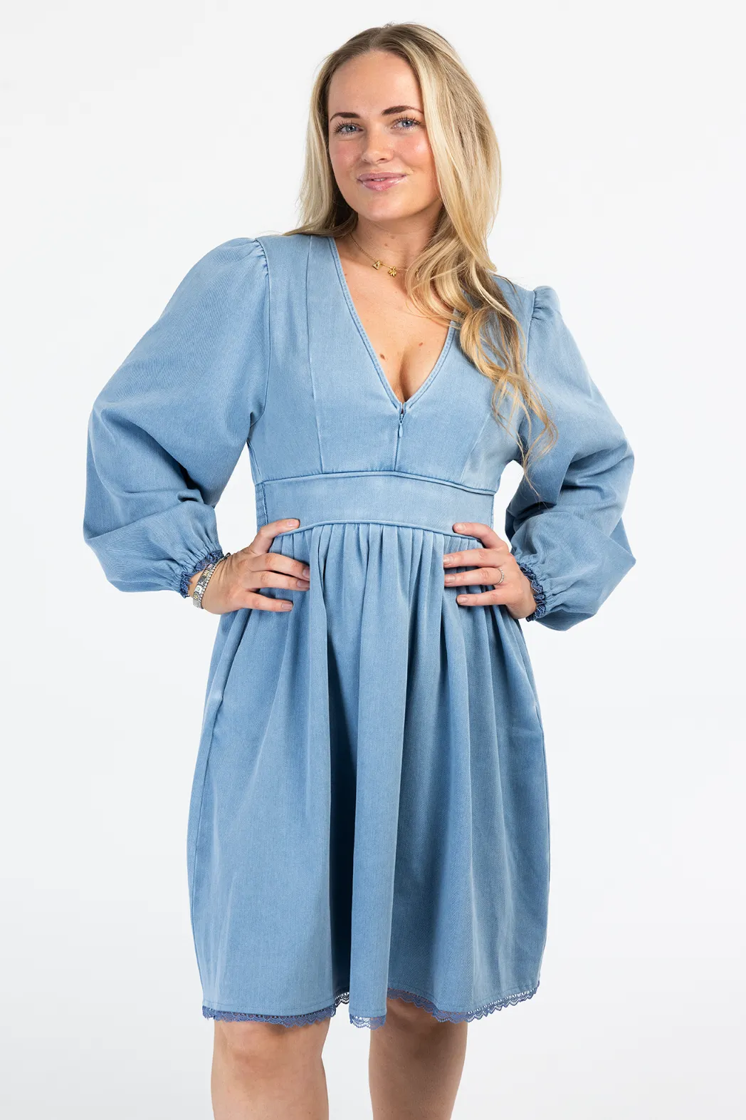 Mathea denimkjole - Lys denimblå