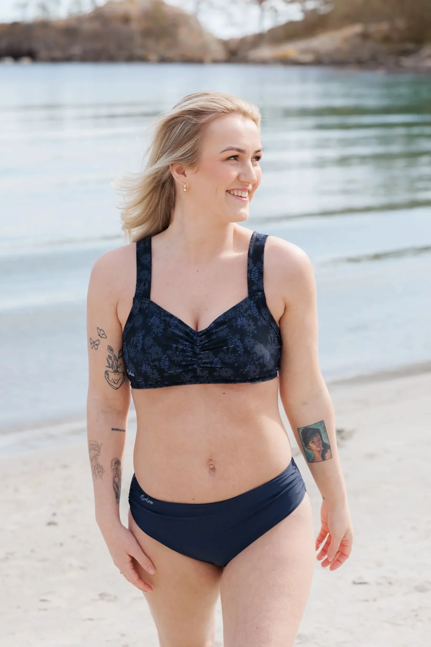 Mid waist bikinitruse - Mørkeblå - Image 9
