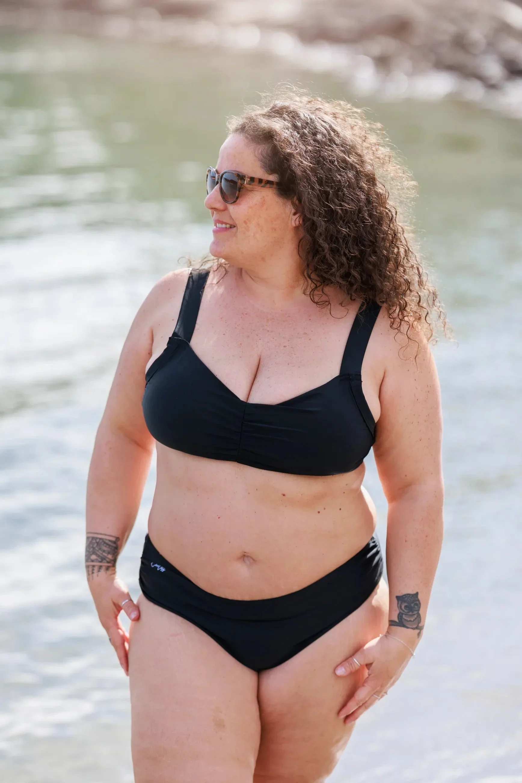 Mid Waist bikinitruse - Svart - Image 11