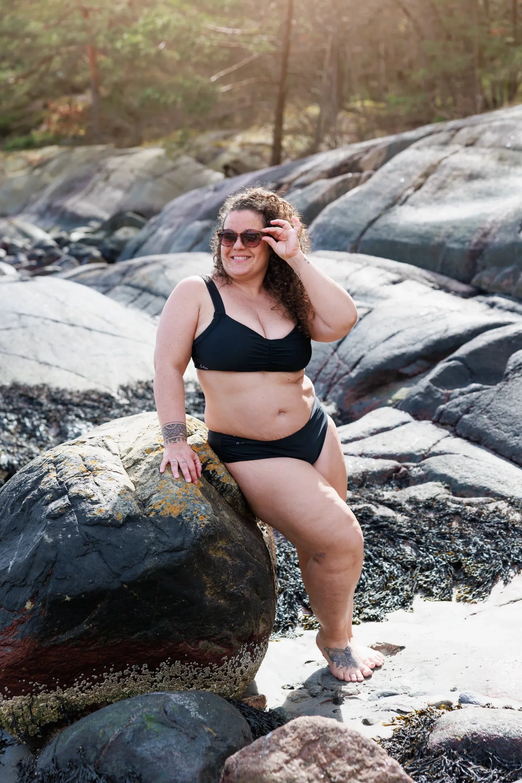 Mid Waist bikinitruse - Svart - Image 16