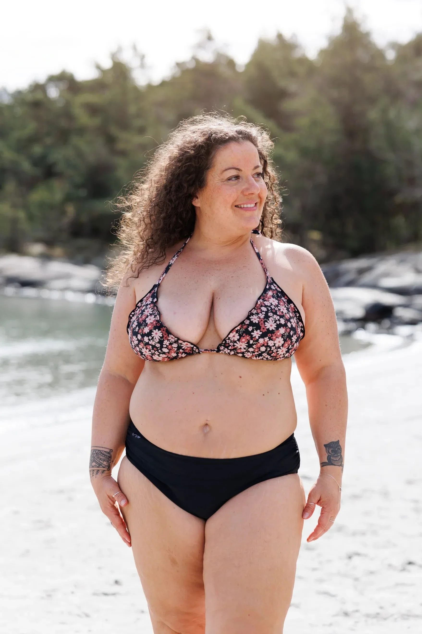 Mid Waist bikinitruse - Svart - Image 9