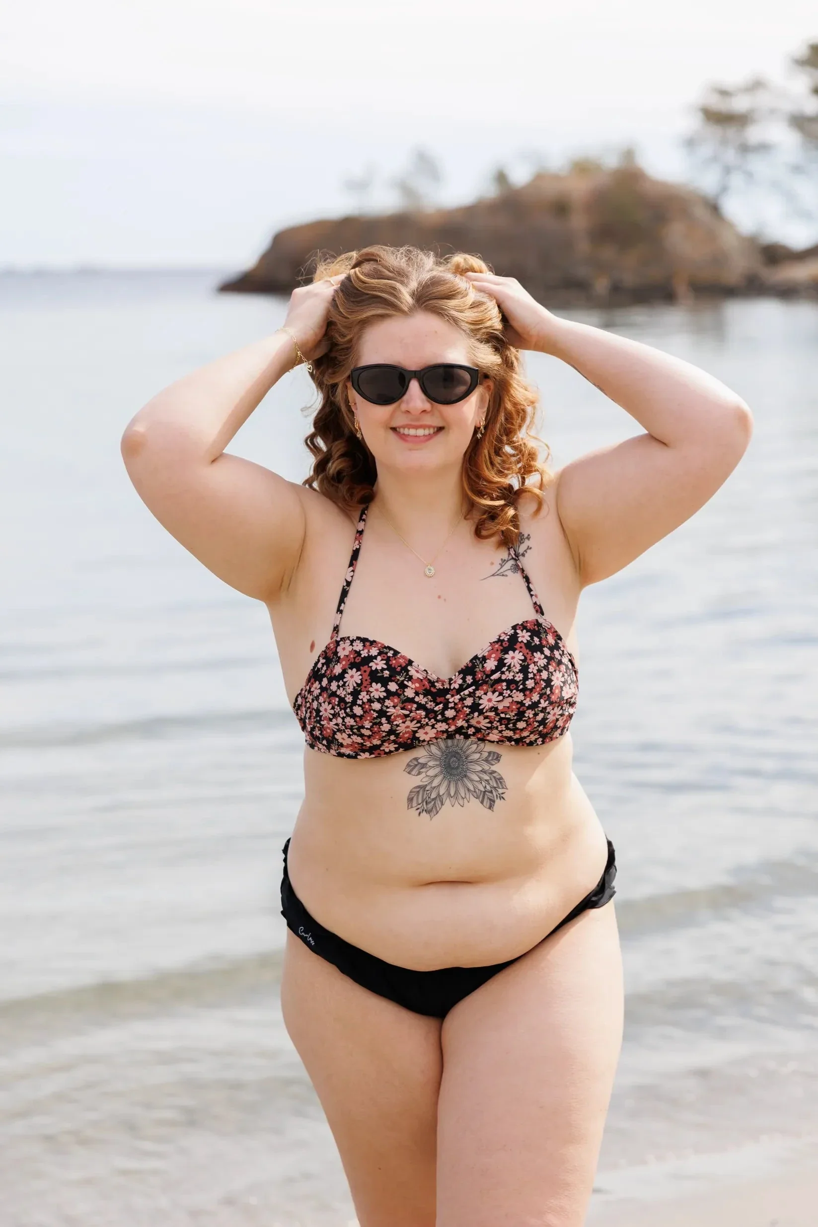Ruffles bikinitruse - Svart - Image 11