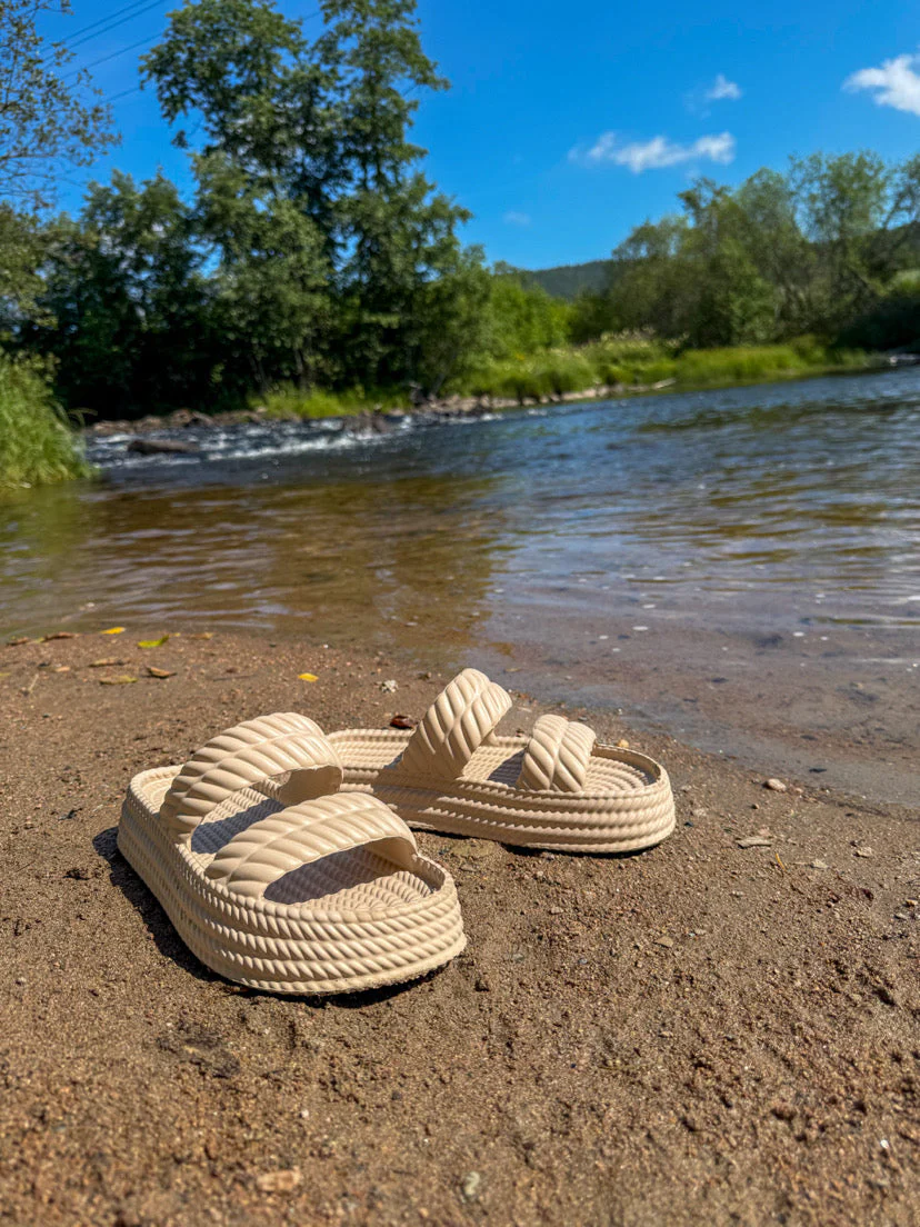 Sara Flops - Beige - Image 10