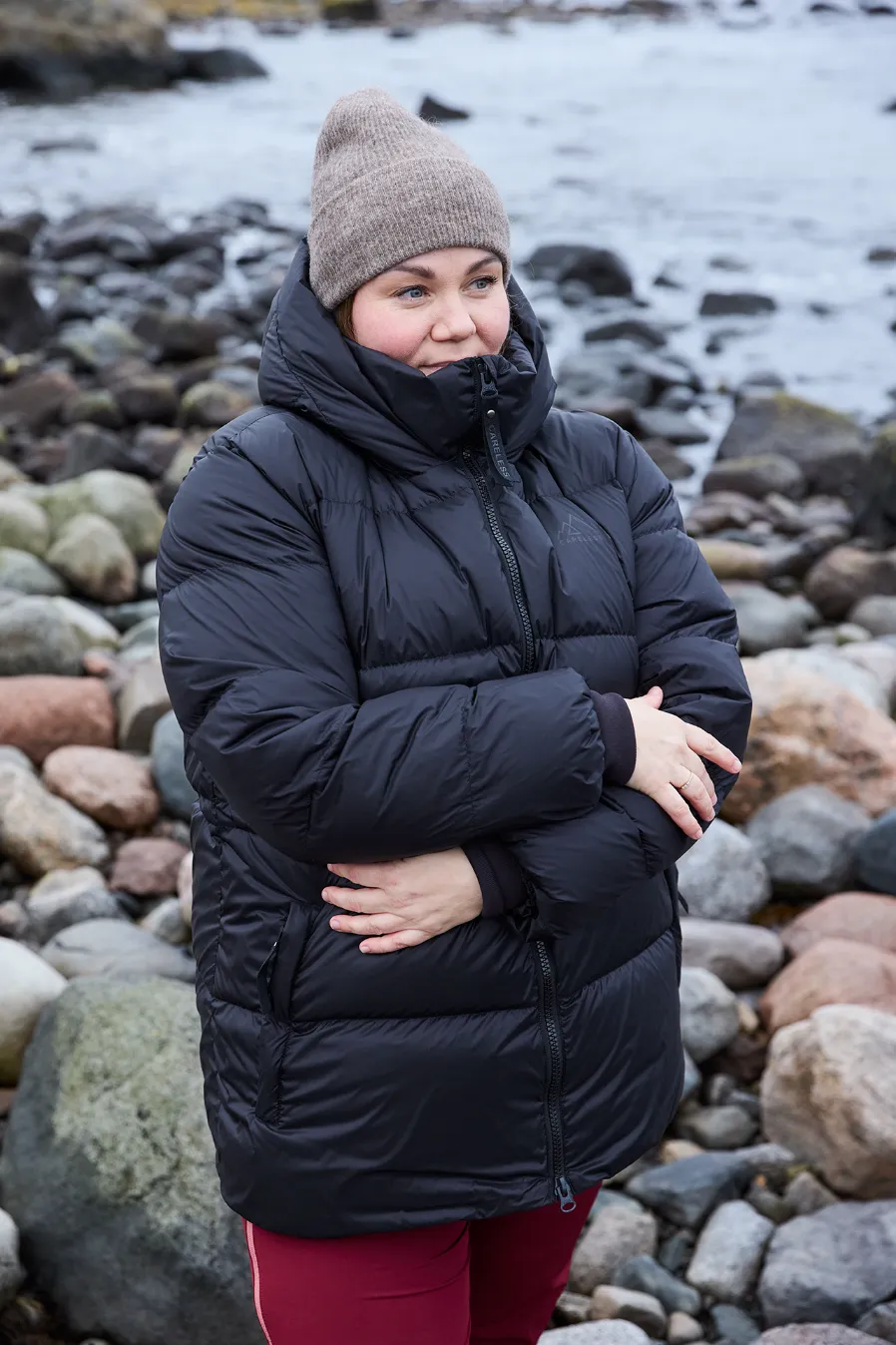 Thea pufferjakke kort - Svart - Image 3